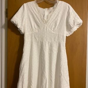 Beautiful white dress perfect for spring/ summer!
